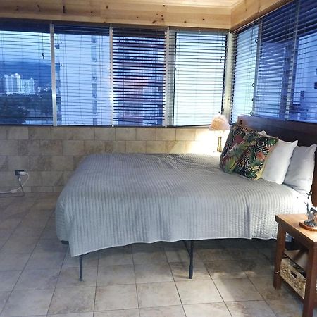 Hawaiian King Aparthotel Honolulu Room photo