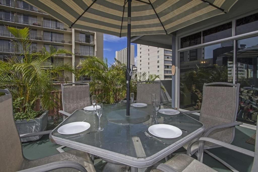 Hawaiian King Aparthotel Honolulu Exterior photo