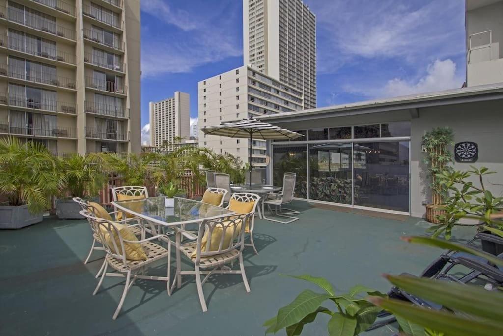 Hawaiian King Aparthotel Honolulu Exterior photo