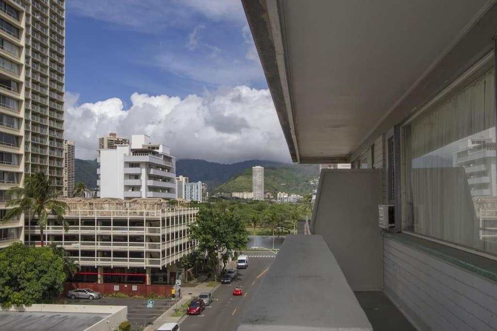 Hawaiian King Aparthotel Honolulu Exterior photo
